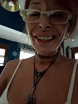 Snapshot of FrozenWaffle chatting on 1, 5, 2026 FrozenWaffle online show from 1, 5, 2026