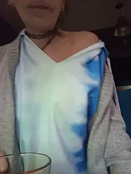 Snapshot of FrozenWaffle chatting on 17, 5, 2026 FrozenWaffle online show from 17, 5, 2026