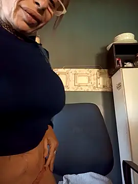 Snapshot of FrozenWaffle chatting on 23, 4, 2026 FrozenWaffle online show from 23, 4, 2026