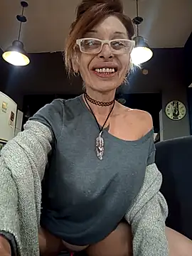 Snapshot of FrozenWaffle chatting on 9, 5, 2026 FrozenWaffle online show from 9, 5, 2026