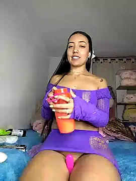 amycute  online show from 3, 2, 2025