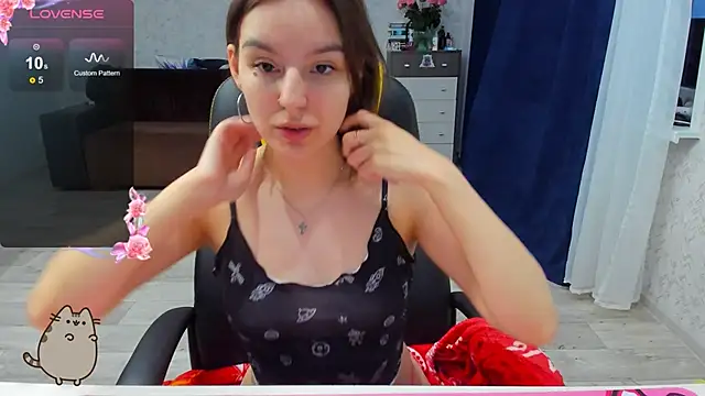 Snapshot of c_arina_x chatting on 19, 2, 2025 c arina x online show from 19, 2, 2025