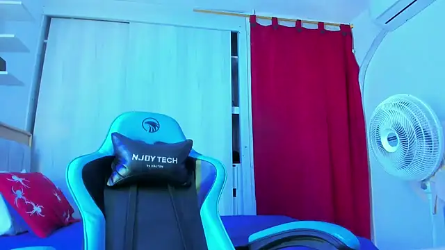 Lunastar02 online show from 8, 11, 2025