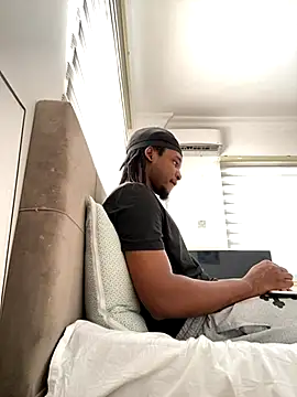 Snapshot of finefinance chatting on 5, 11, 2025 finefinance online show from 5, 11, 2025