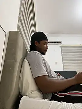 Snapshot of finefinance chatting on 9, 10, 2025 finefinance online show from 9, 10, 2025