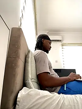 Snapshot of finefinance chatting on 10, 11, 2025 finefinance online show from 10, 11, 2025