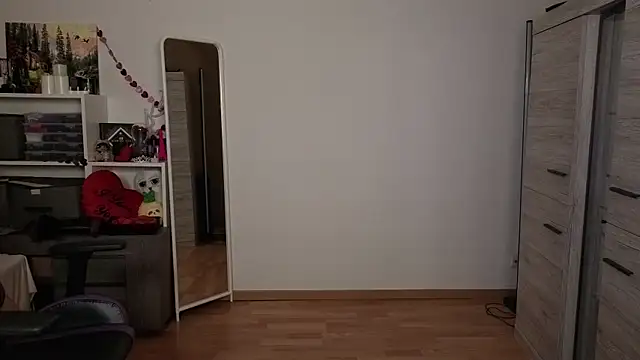 TinniAngel online show from 9, 2, 2026