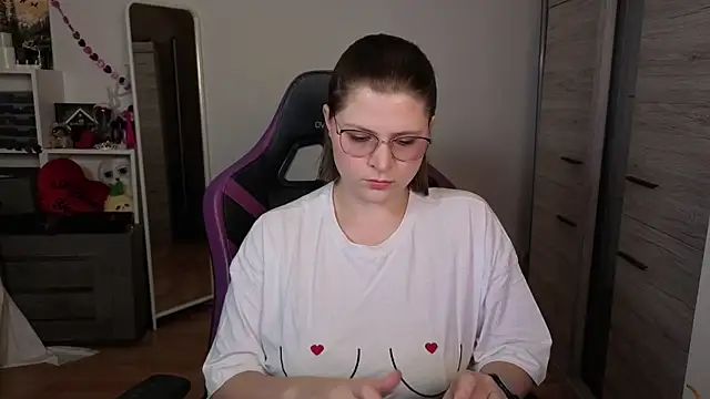 TinniAngel online show from 8, 2, 2026