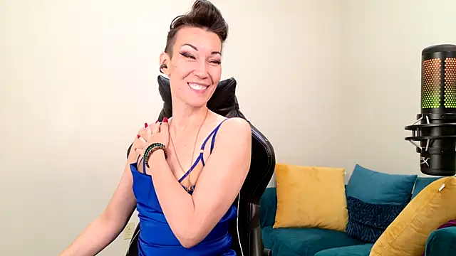 Snapshot of EveEnigma chatting on 6, 2, 2025 EveEnigma online show from 6, 2, 2025