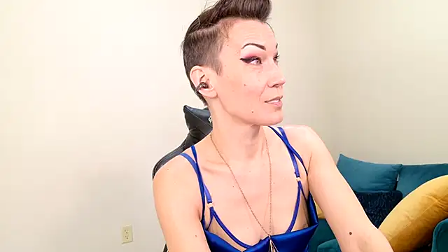 Snapshot of EveEnigma chatting on 5, 2, 2025 EveEnigma online show from 5, 2, 2025