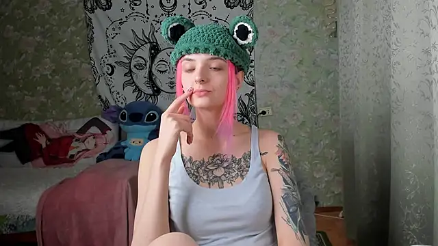 Cutie Adelia online show from 4, 3, 2025