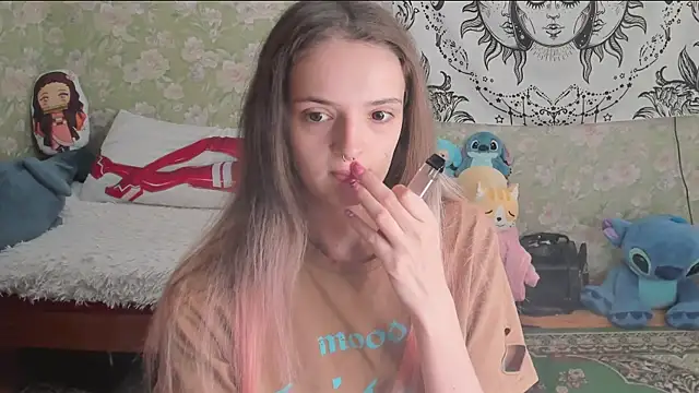 Cutie Adelia online show from 16, 7, 2026