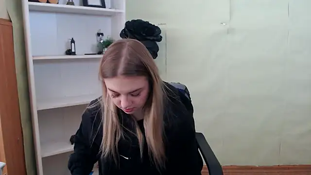 CrazyGloria online show from 24, 2, 2025