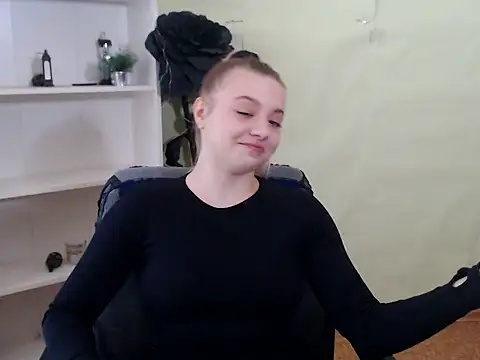 CrazyGloria online show from 9, 3, 2025