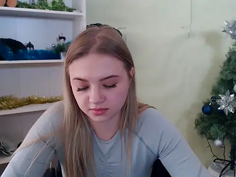 CrazyGloria online show from 3, 1, 2025