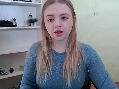 CrazyGloria online show from 8, 2, 2025
