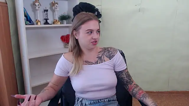 CrazyGloria online show from 21, 9, 2025
