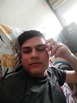 Snapshot of alex78265 chatting on 15, 9, 2025 alex78265 online show from 15, 9, 2025