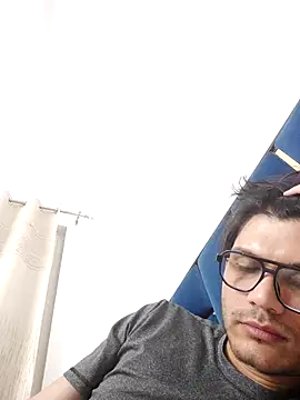 Snapshot of alex78265 chatting on 11, 9, 2025 alex78265 online show from 11, 9, 2025