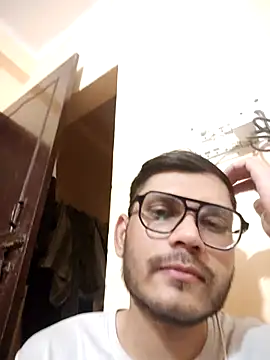 Snapshot of alex78265 chatting on 3, 10, 2025 alex78265 online show from 3, 10, 2025