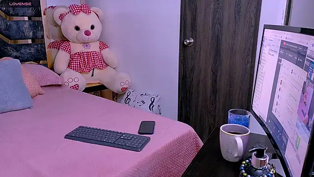 Snapshot of Tania_white89 chatting on 22, 5, 2026 Tania white89 online show from 22, 5, 2026