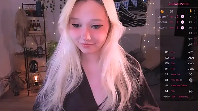 Snapshot of IrmaBell chatting on 11, 10, 2025 IrmaBell online show from 11, 10, 2025
