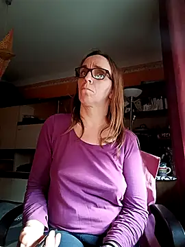 Snapshot of Dettybitch40 chatting on 3, 11, 2025 Dettybitch40 online show from 3, 11, 2025