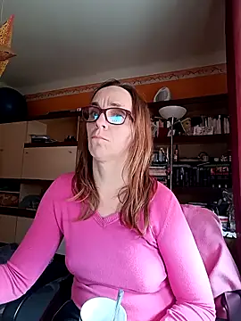 Snapshot of Dettybitch40 chatting on 25, 10, 2025 Dettybitch40 online show from 25, 10, 2025