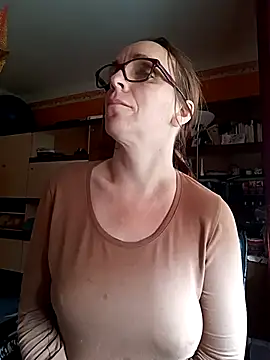 Snapshot of Dettybitch40 chatting on 12, 10, 2025 Dettybitch40 online show from 12, 10, 2025