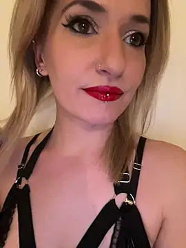 Snapshot of GangBangKitty chatting on 16, 2, 2025 GangBangKitty online show from 16, 2, 2025