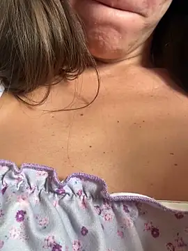 Emmabee123 online show from 10, 4, 2026