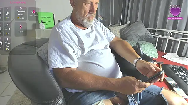 Snapshot of openminddaddy chatting on 24, 5, 2026 openminddaddy online show from 24, 5, 2026