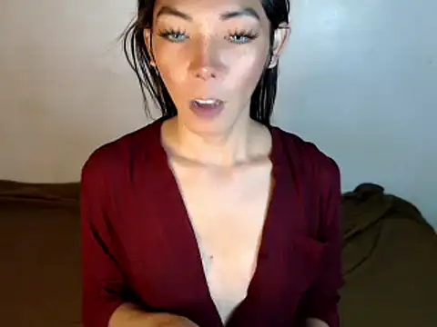 Snapshot of perly_169 chatting on 5, 1, 2025 perly 169 online show from 5, 1, 2025
