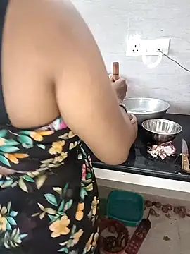 Tamil-hotwife online show from 27, 11, 2025