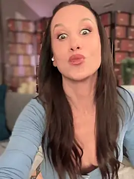 Fiona Kent  online show from 25, 1, 2025