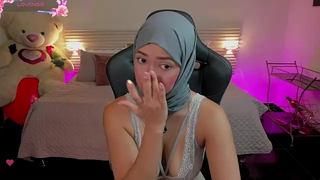 Snapshot of New_Arab_Kingdom chatting on 12, 10, 2025 New Arab Kingdom online show from 12, 10, 2025