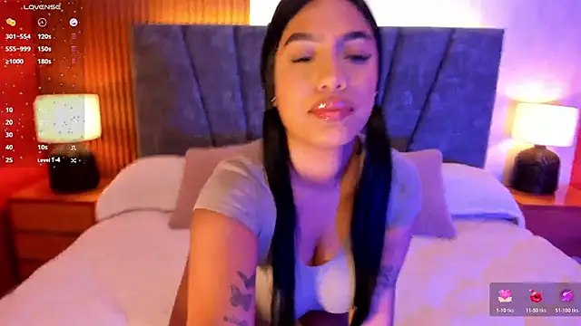 Sara mocca  online show from 21, 11, 2025