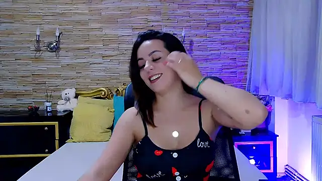 PlayfulElla online show from 4, 2, 2025