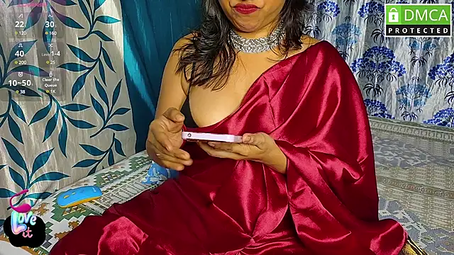 Snapshot of Strip---Queen chatting on 31, 12, 2024 Strip---Queen online show from 31, 12, 2024