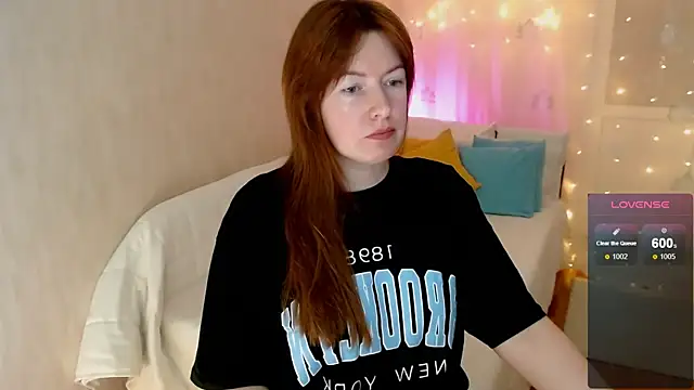 Snapshot of Kira_land chatting on 28, 12, 2024 Kira land online show from 28, 12, 2024
