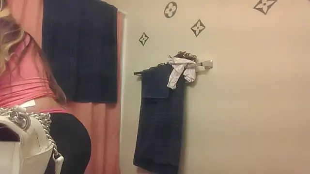 Snapshot of bootiebby chatting on 21, 11, 2025 bootiebby online show from 21, 11, 2025