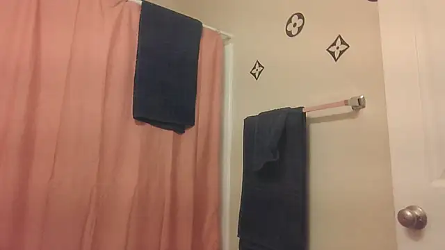 Snapshot of bootiebby chatting on 18, 11, 2025 bootiebby online show from 18, 11, 2025