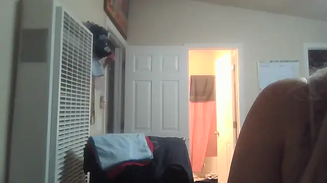 Snapshot of bootiebby chatting on 14, 11, 2025 bootiebby online show from 14, 11, 2025