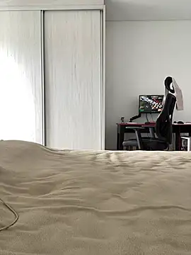 tsuki chan on online show from 27, 2, 2026