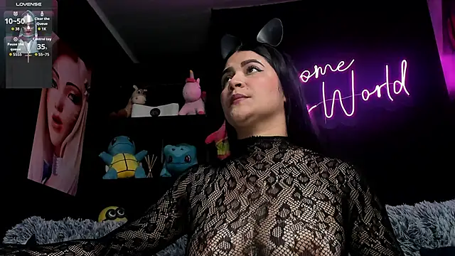 Snapshot of Emilyjhonson_01 chatting on 18, 10, 2025 Emilyjhonson 01 online show from 18, 10, 2025