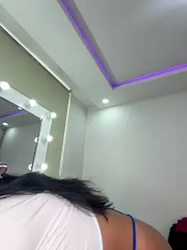 Snapshot of karlyn_angels chatting on 25, 5, 2026 karlyn angels online show from 25, 5, 2026