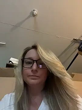 Vivian MayXxX online show from 12, 7, 2026