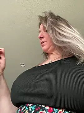 Snapshot of Vivian_MayXxX chatting on 12, 2, 2025 Vivian MayXxX online show from 12, 2, 2025