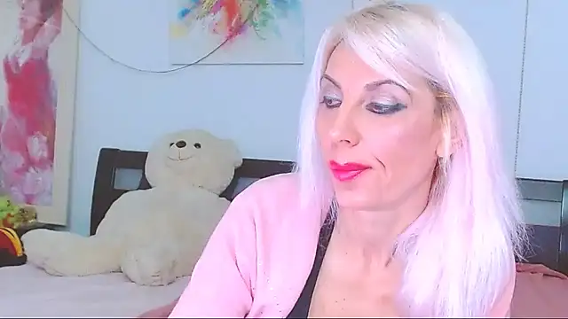 HoneyLara online show from 16, 12, 2025