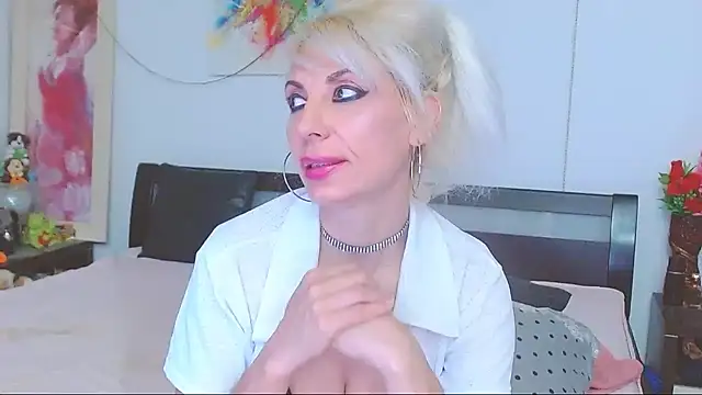 HoneyLara online show from 1, 6, 2026